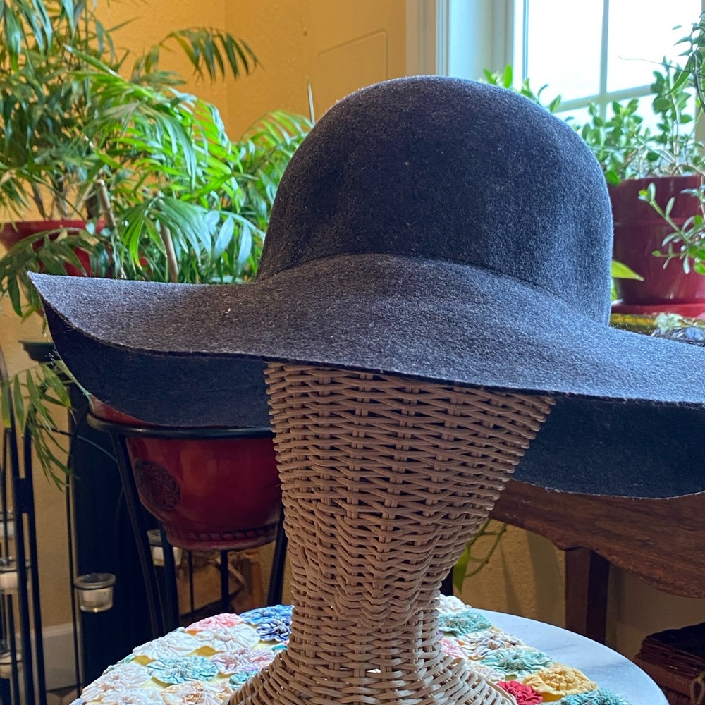Hat - Picture 2 of 2